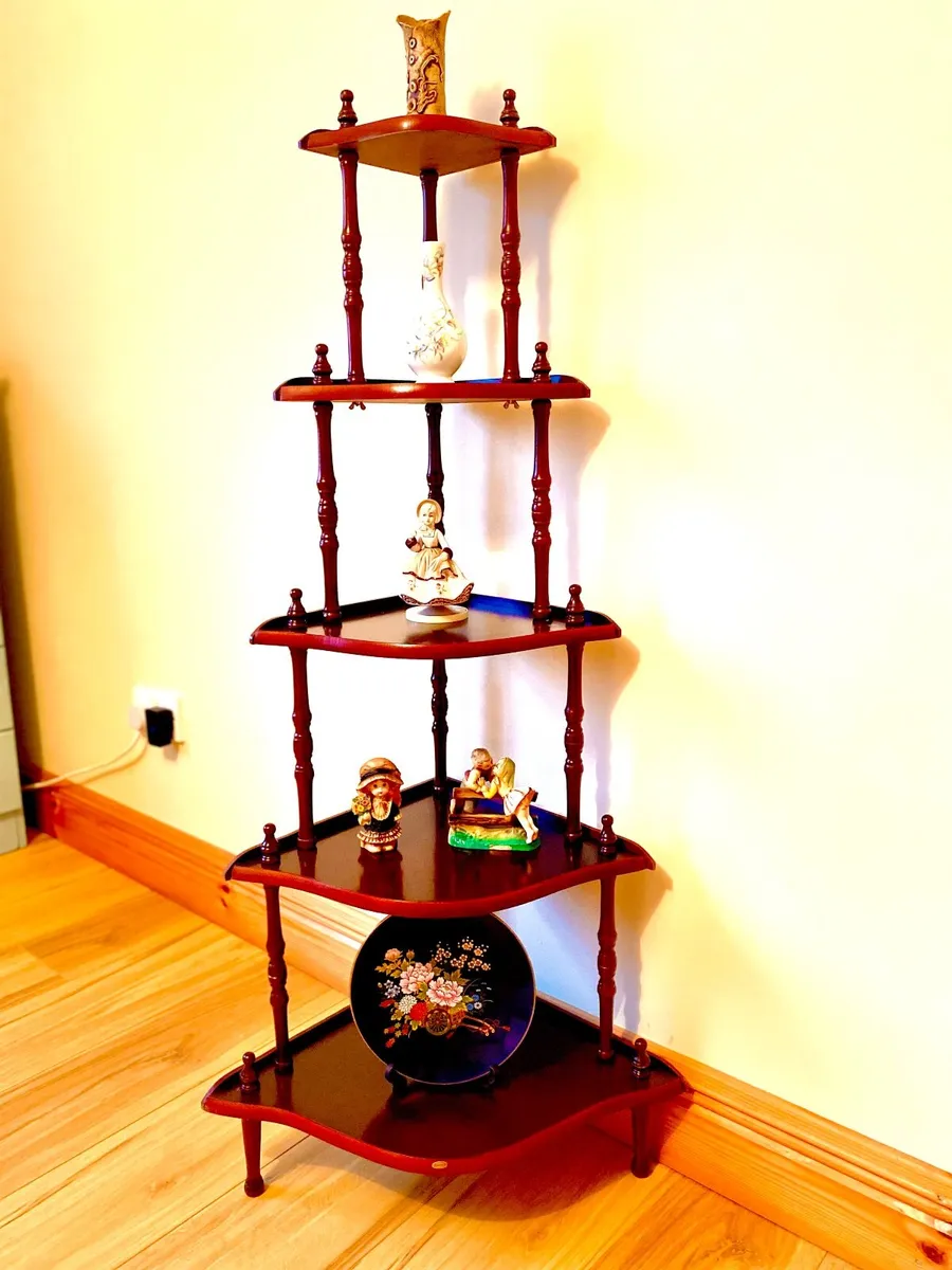 Vintage Corner Decorative Unit