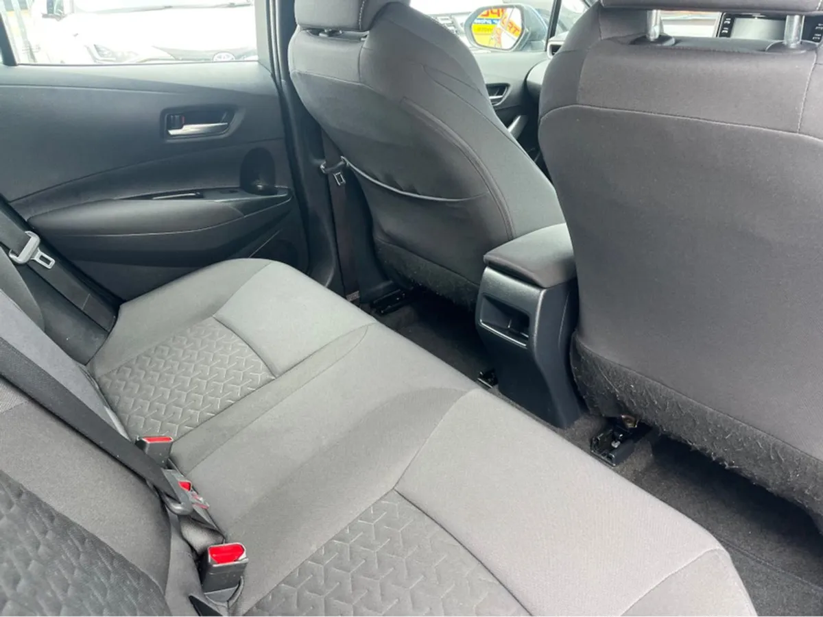 Toyota Corolla Hybrid Luna H/B 4DR Auto A - Image 4