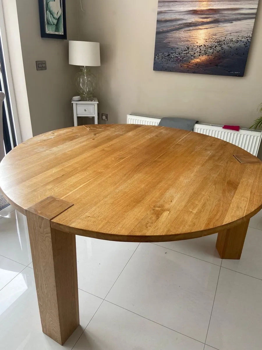 Solid wood table - Image 1