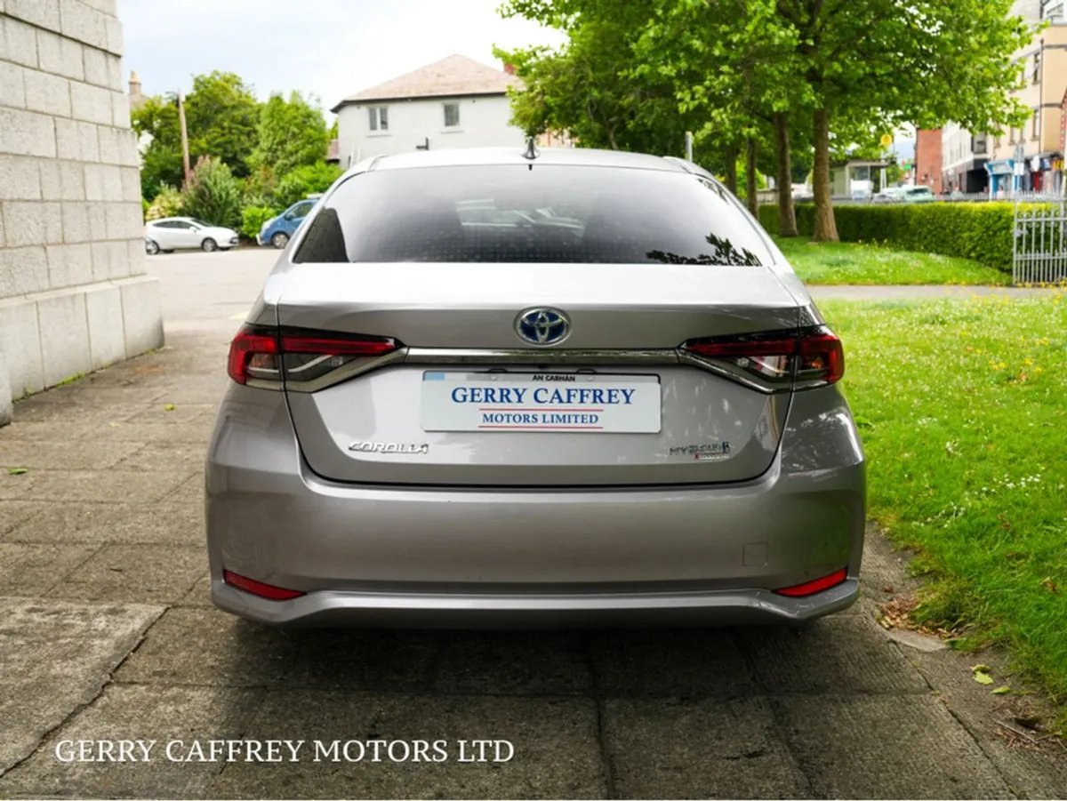Toyota Corolla Hybrid Luna Sport 4DR Auto - Image 4