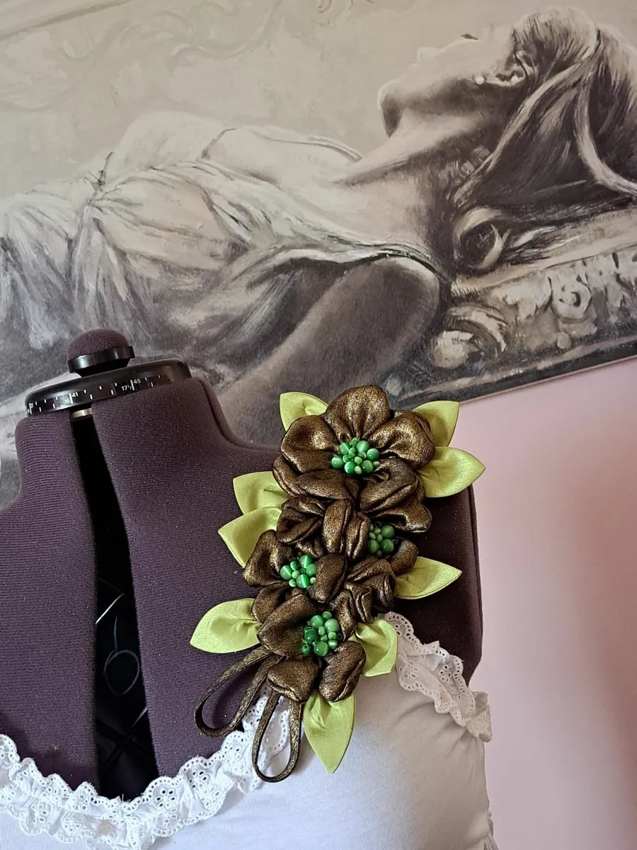 Brooch- Flowers With Green Leaves - Image 1