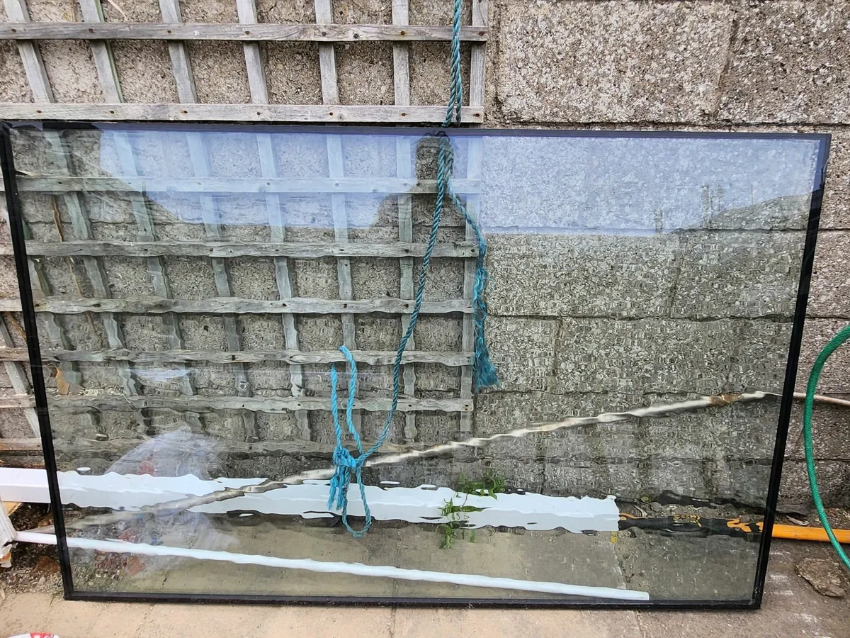 Large glass window - Image 3
