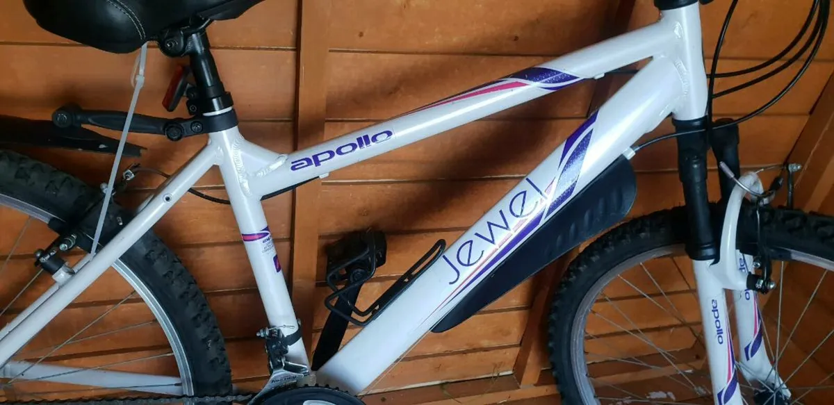 Aluminium  Girls bike - Image 3