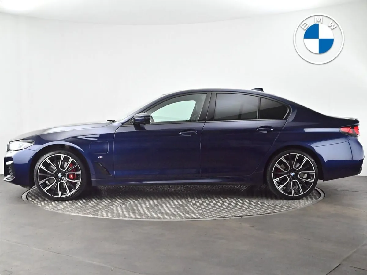 BMW 5 Series 530e M Sport Edition Saloon - Image 3