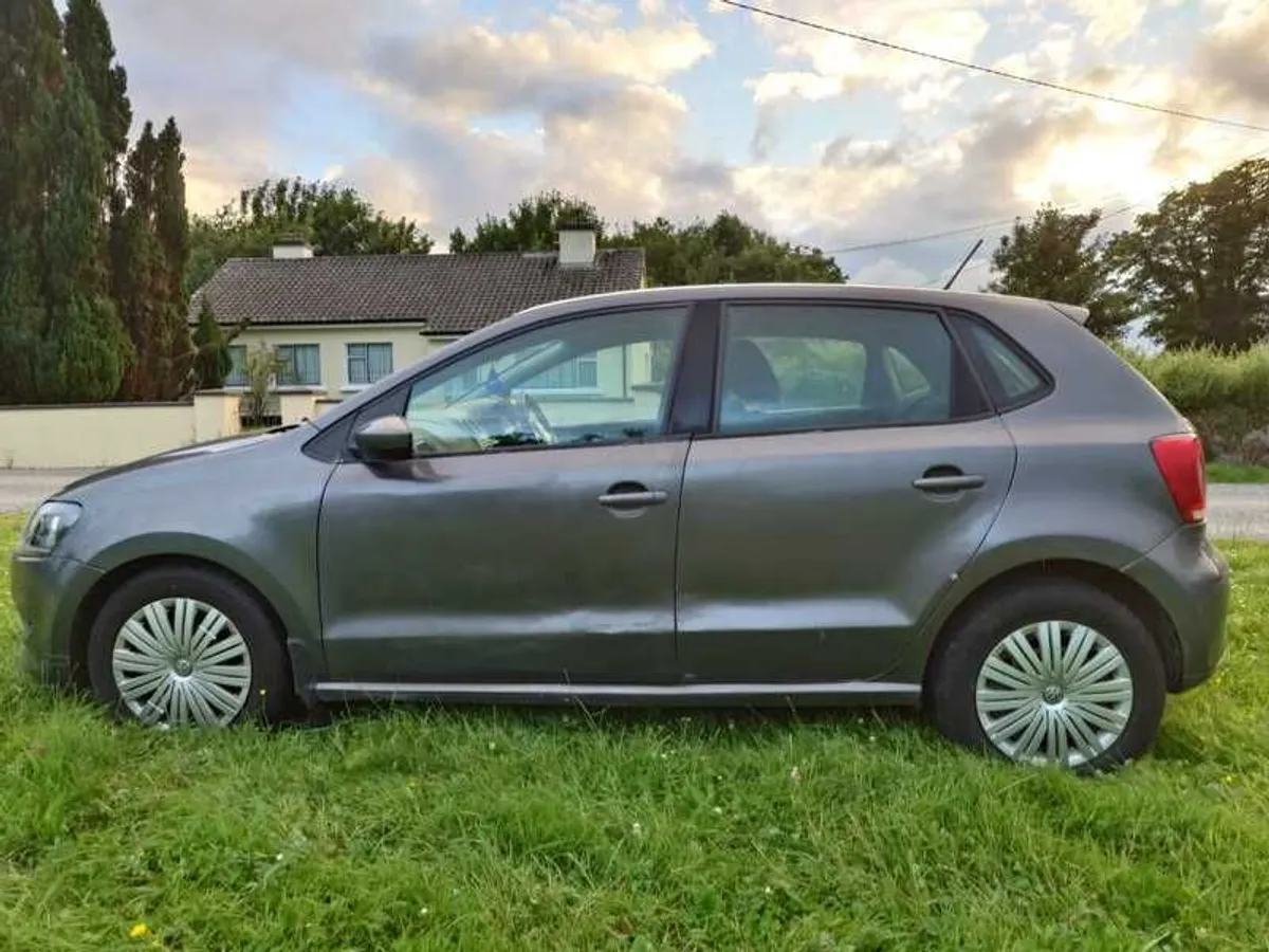 2010 Volkswagen Polo - Image 2