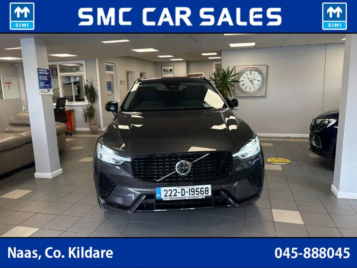 Volvo XC60 B4 Plus Dark 5DR Auto 197 BHP - Image 3