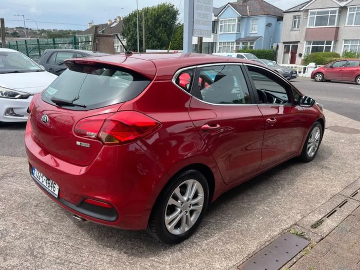 Kia Ceed 2 Ecodynamics 5DR - Image 3