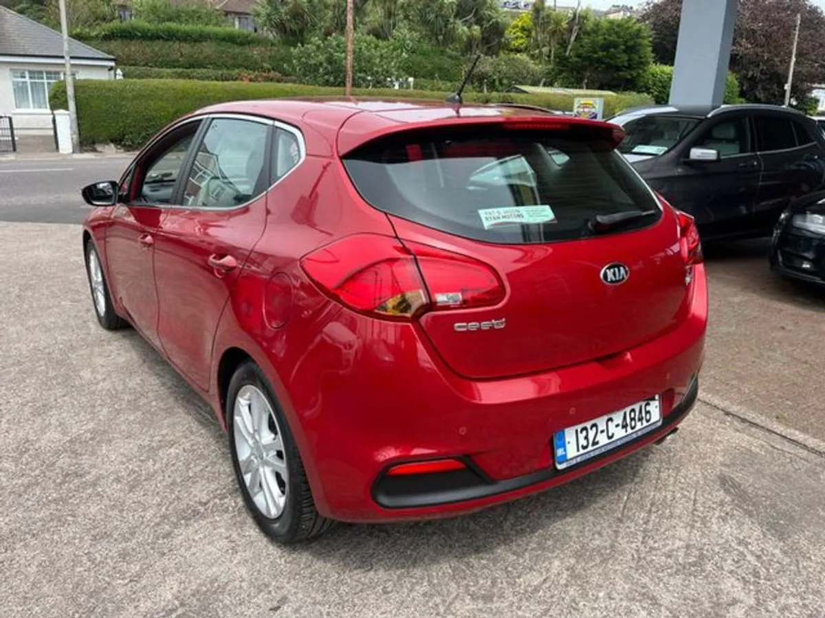 Kia Ceed 2 Ecodynamics 5DR - Image 4