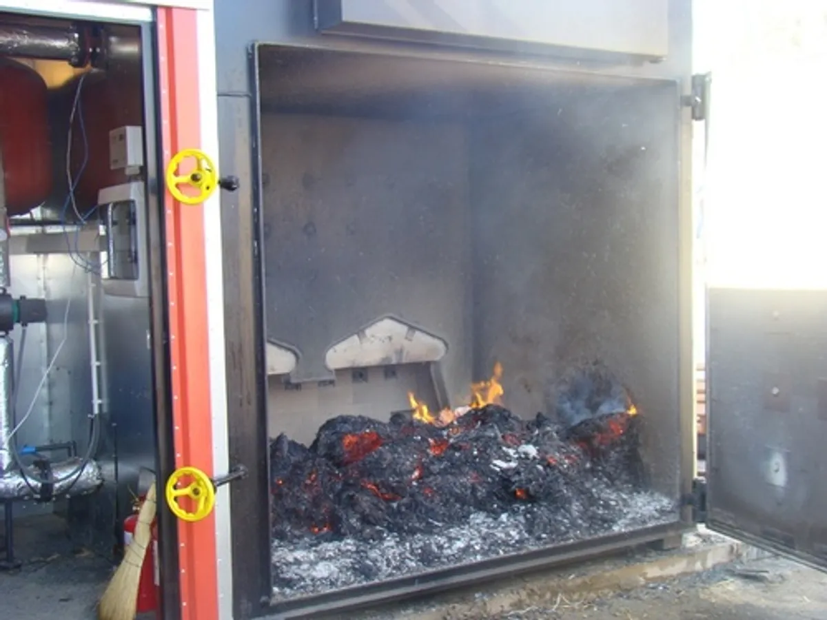 New Grant Straw Boiler burns cardboard and timber - Image 2