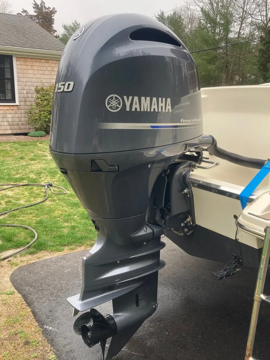 Yamaha 150 outboard engine - Image 1