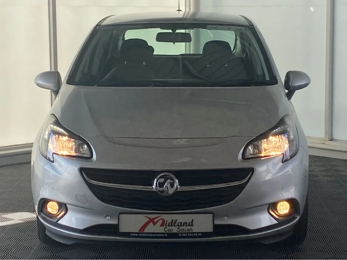 Vauxhall Corsa 1.4 i A 90 PS Design S  auto - Image 3