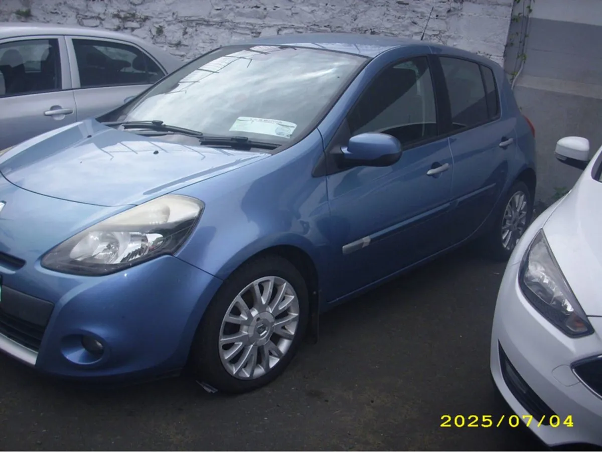Renault Clio III 1.5 DCI 90 Tomtom 4DR - Image 4