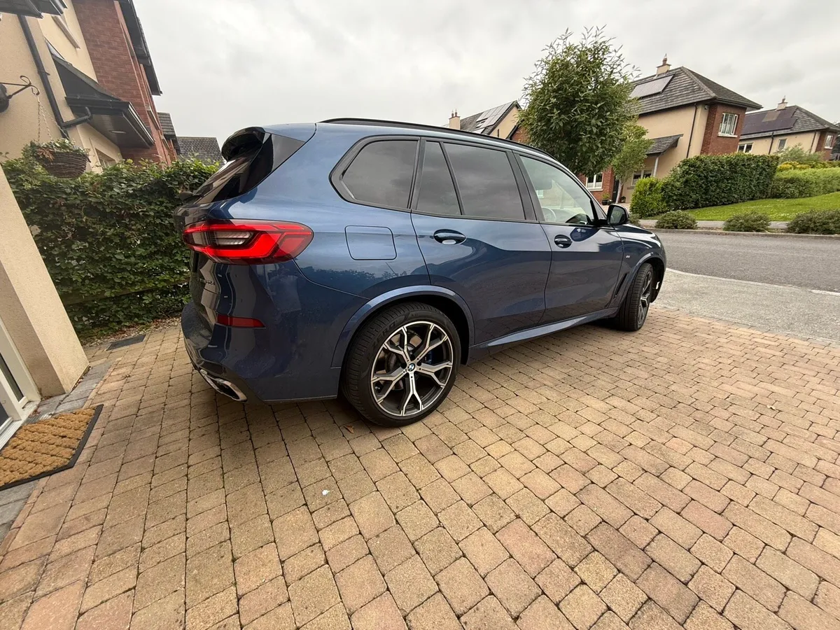 BMW X5 - Image 2