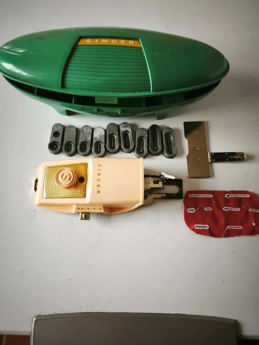 Button hole machine - Image 1