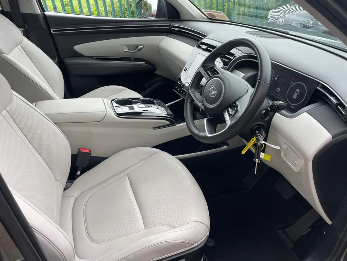Hyundai Tucson 232 Executive HEV Auto AS New - Image 2