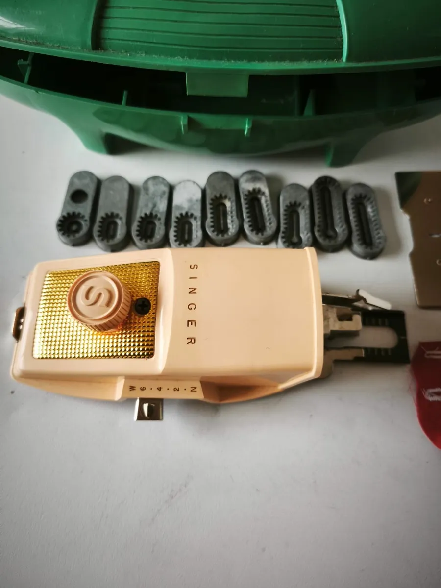 Button hole machine - Image 4