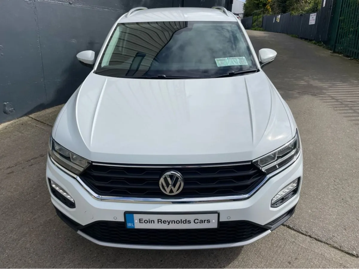 Volkswagen T-Roc Design 1.5 TSI 6SP FWD 150HP Low - Image 3