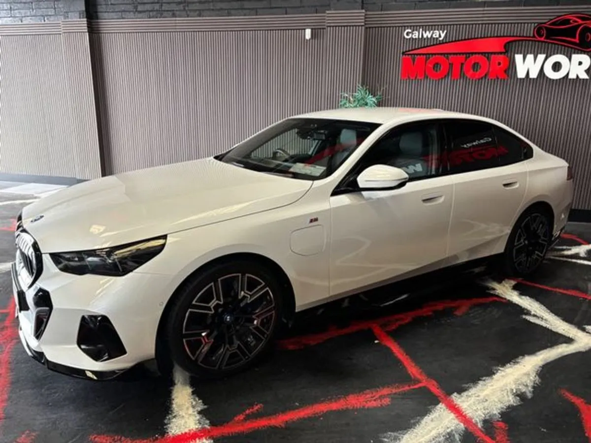 BMW 5 Series 530E M Sport PRO - Image 3