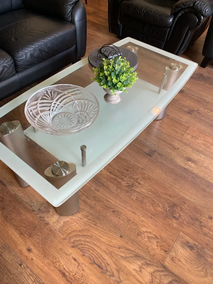 Coffee table + tv stand - Image 2