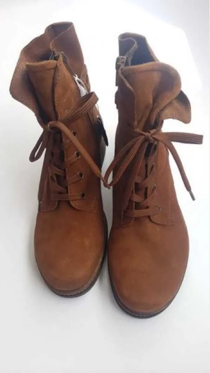 Gabor Ankle Boots size UK 3.5 - Image 1