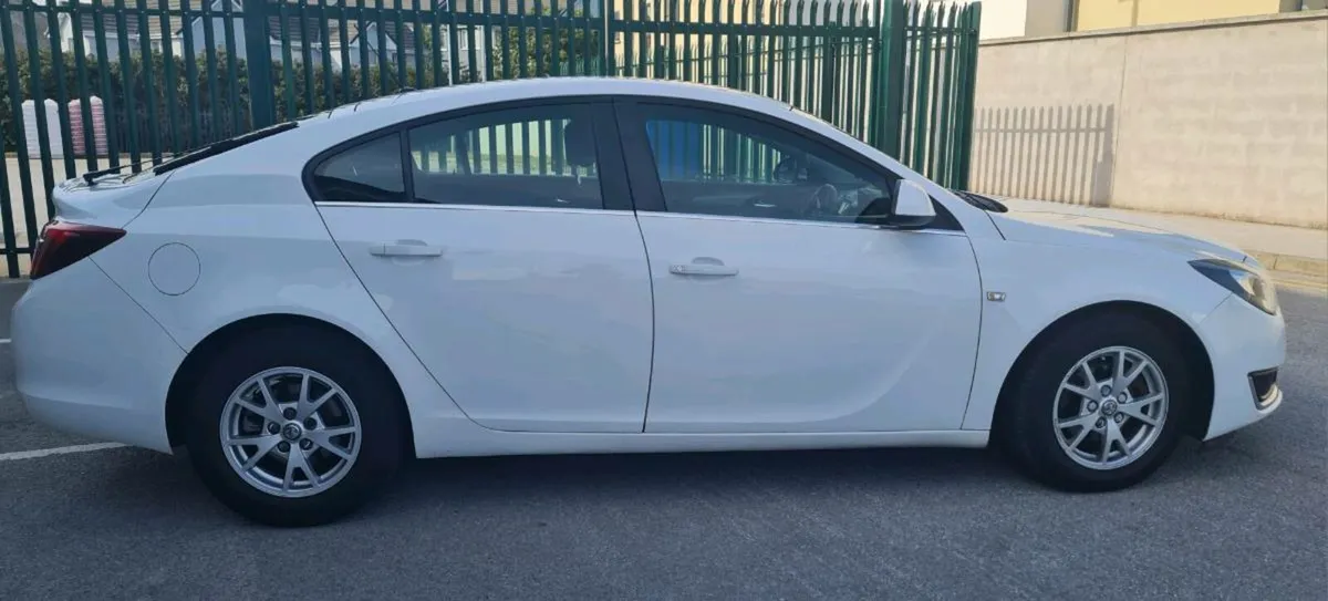 Car - Image 4