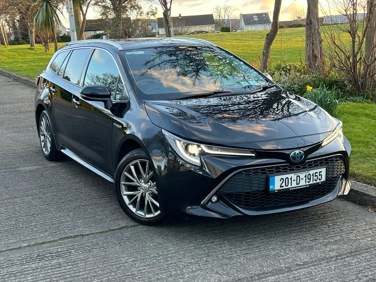 201 TOYOTA COROLLA SOL 1.8 HYBRID AUTOMATIC - Image 3