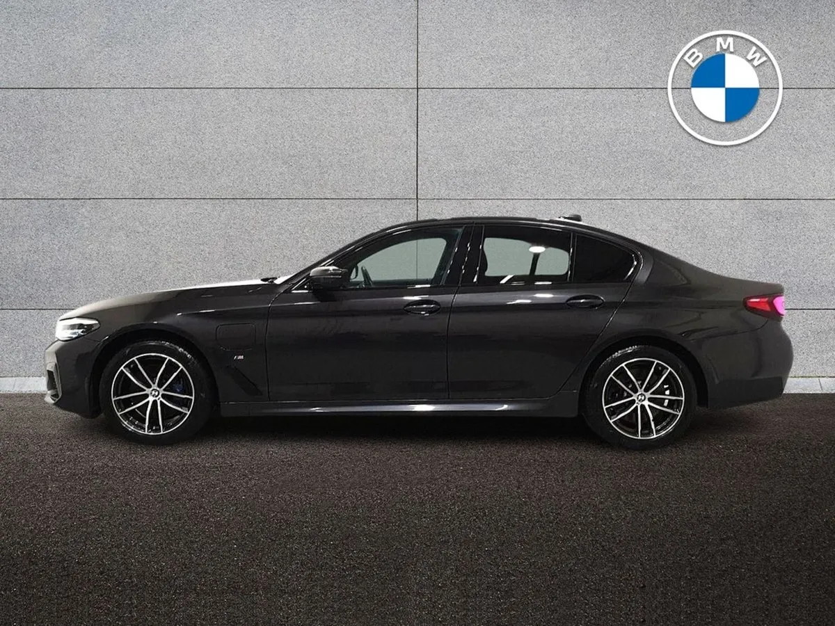 BMW 5 Series 530e M Sport Saloon - Image 4
