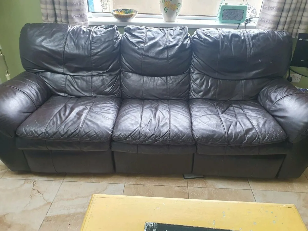 Leather Quality Recliner Sofa 3+1+1 - Image 1