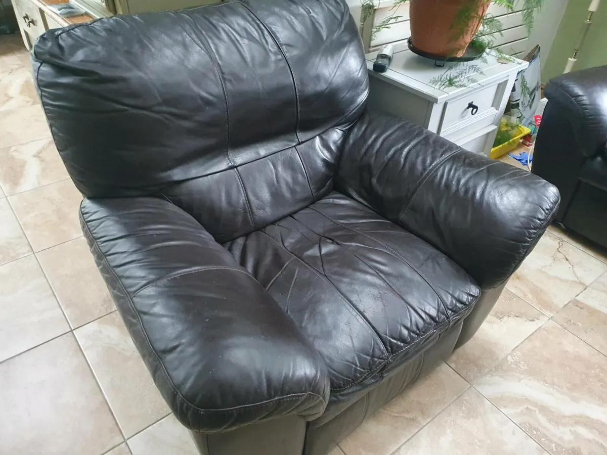 Leather Quality Recliner Sofa 3+1+1 - Image 2