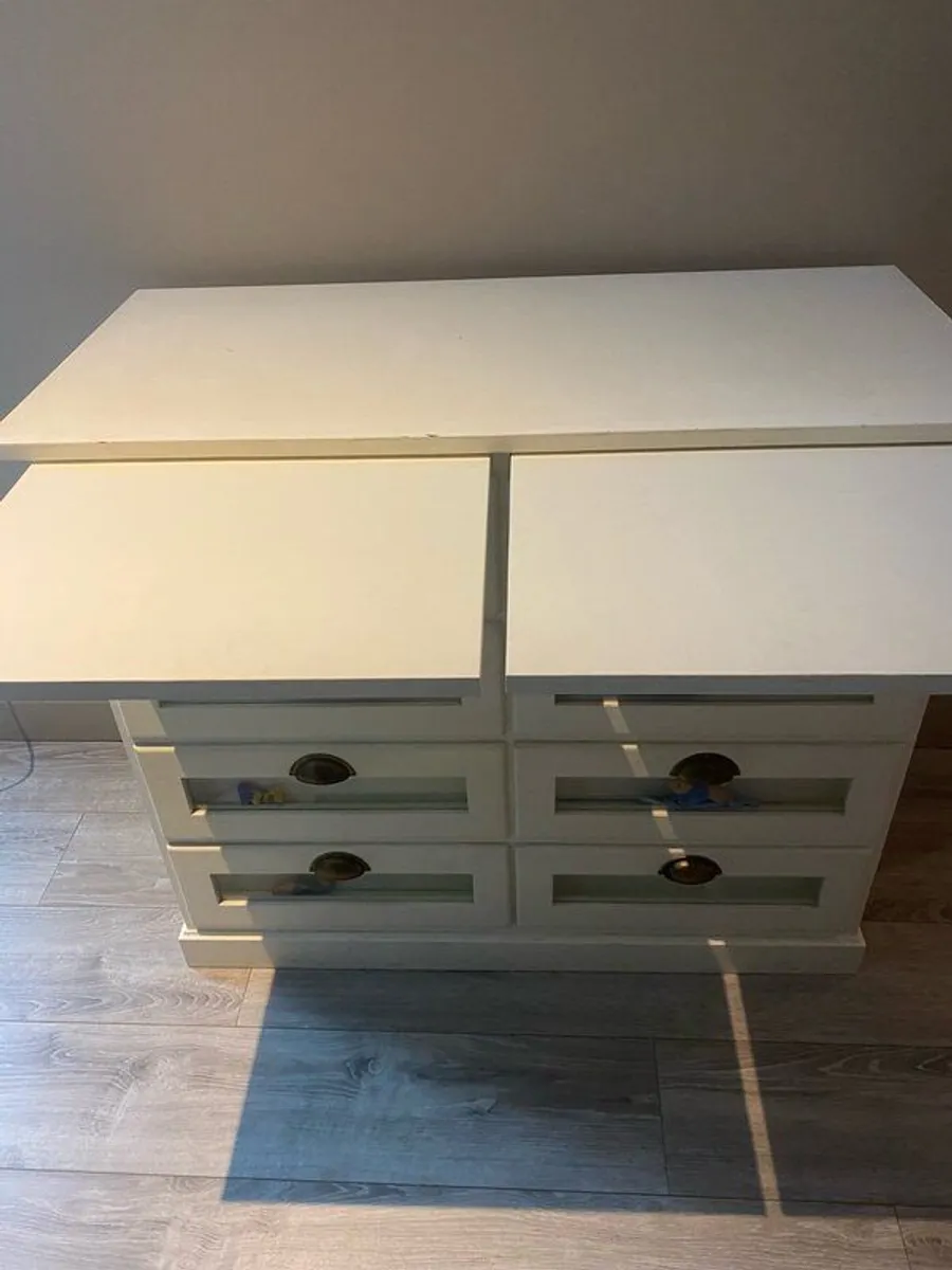 Baby changing table & drawers - Image 2