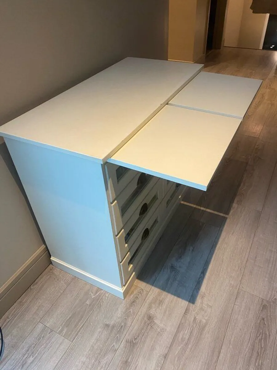Baby changing table & drawers - Image 3
