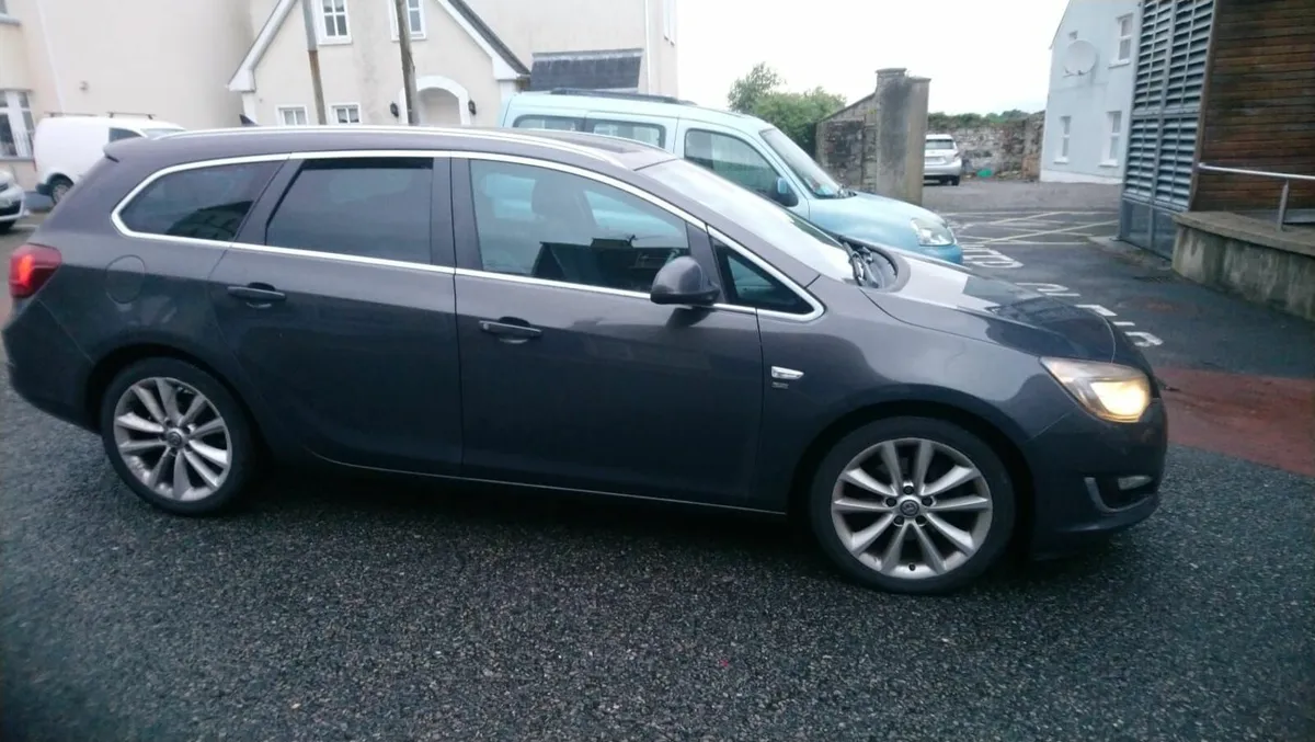 Vauxhall Astra 2014 - Image 2