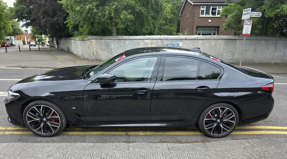 BMW 530e 2021 *HIGH SPEC WITH LOW MILEAGE* - Image 2