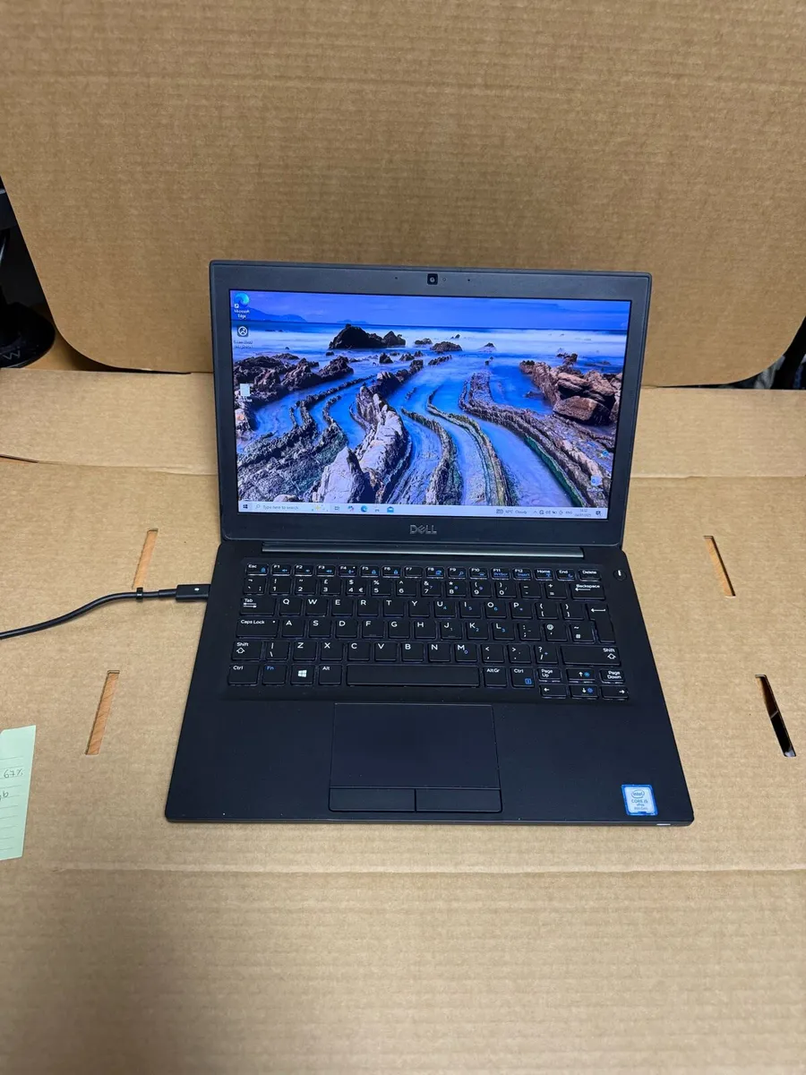 Dell laptop i5 8-256 win 10 - Image 1