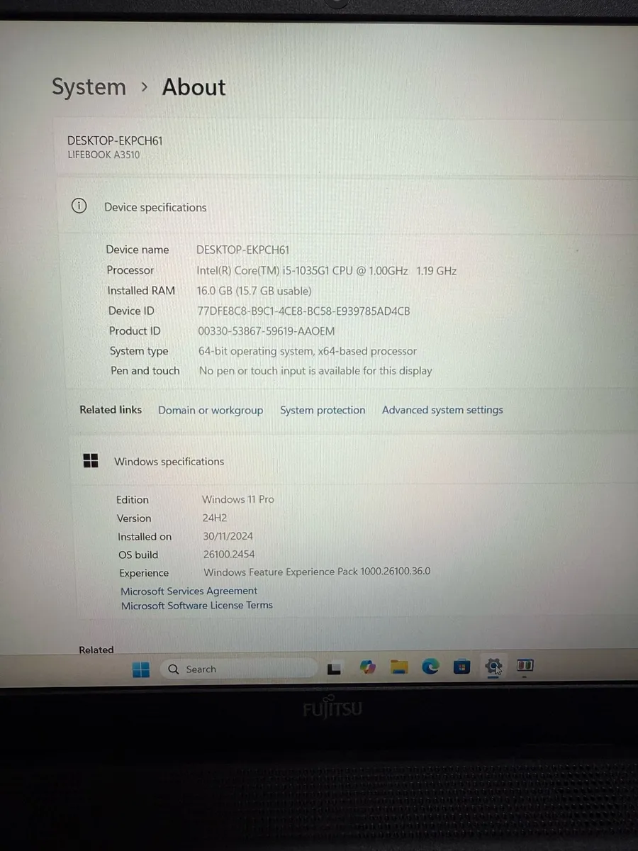 Fujitsu Laptop i5 10th gen 16-256 w11 - Image 2