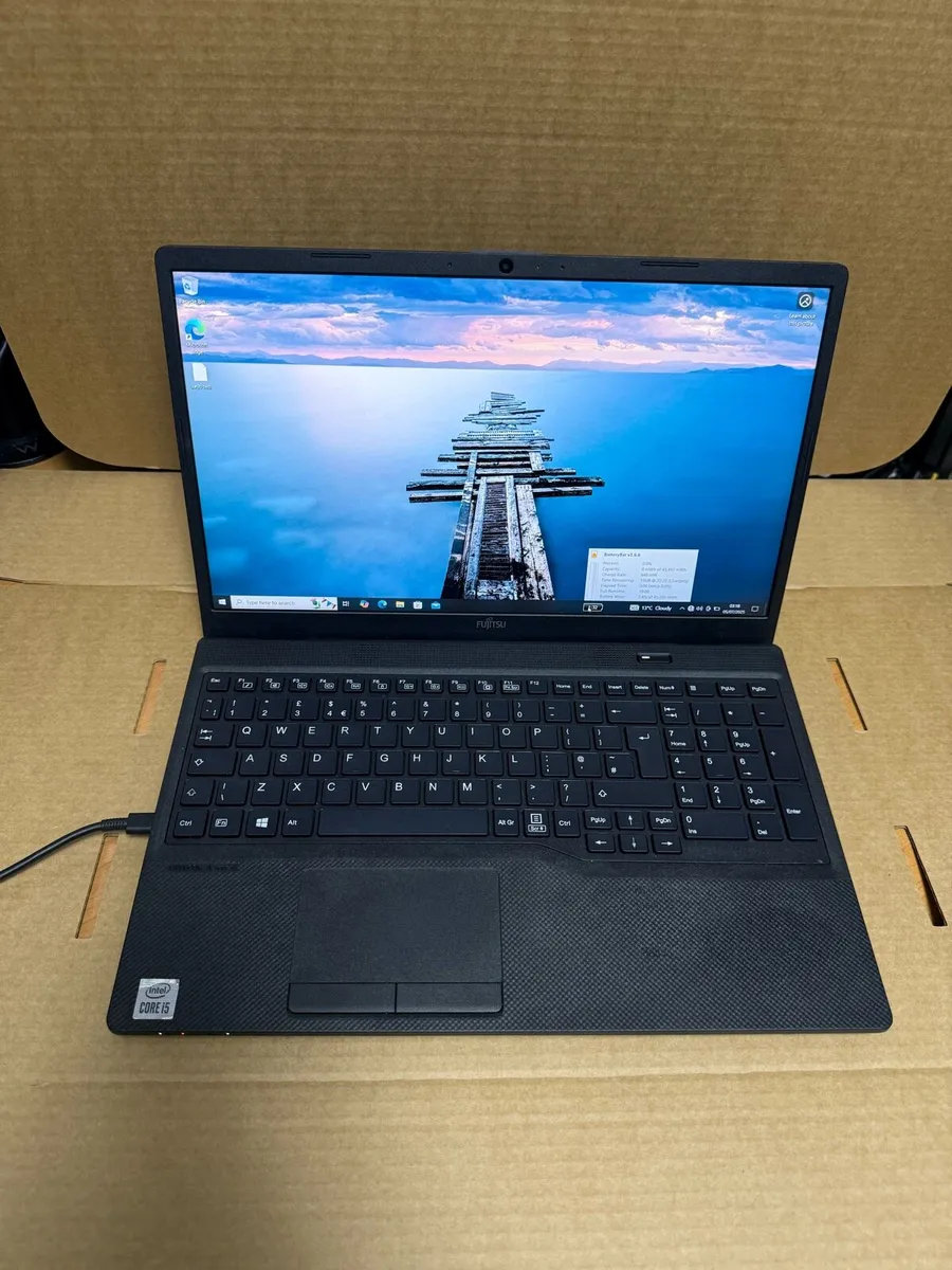 Fujitsu i5 pro 10th gen 16-256 win 10 - Image 1
