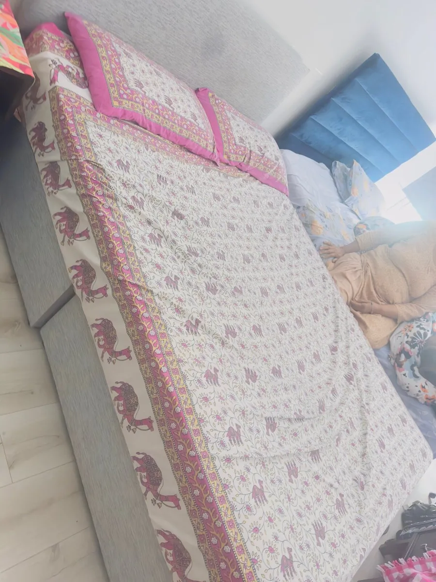 Queen Size bed - free to go - Image 2