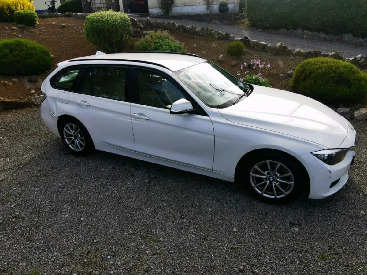 14 Bmw 320d Touring - Image 3