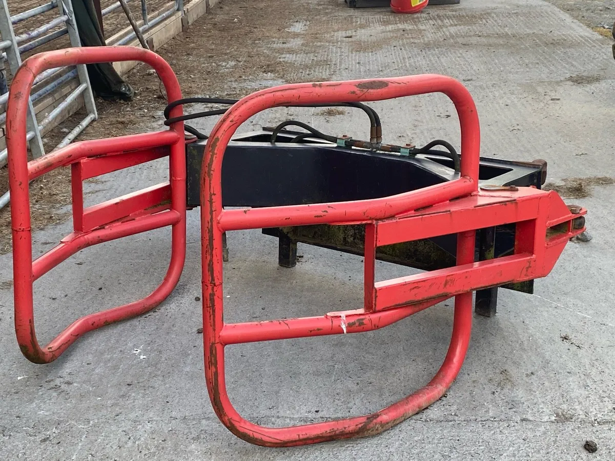 Bale handler - Image 1