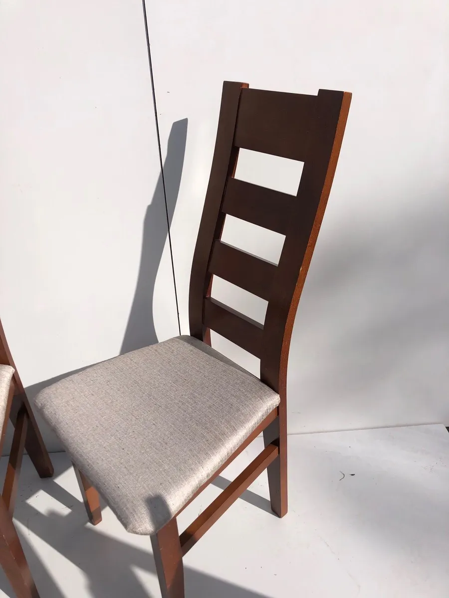 Four chairs - Image 2