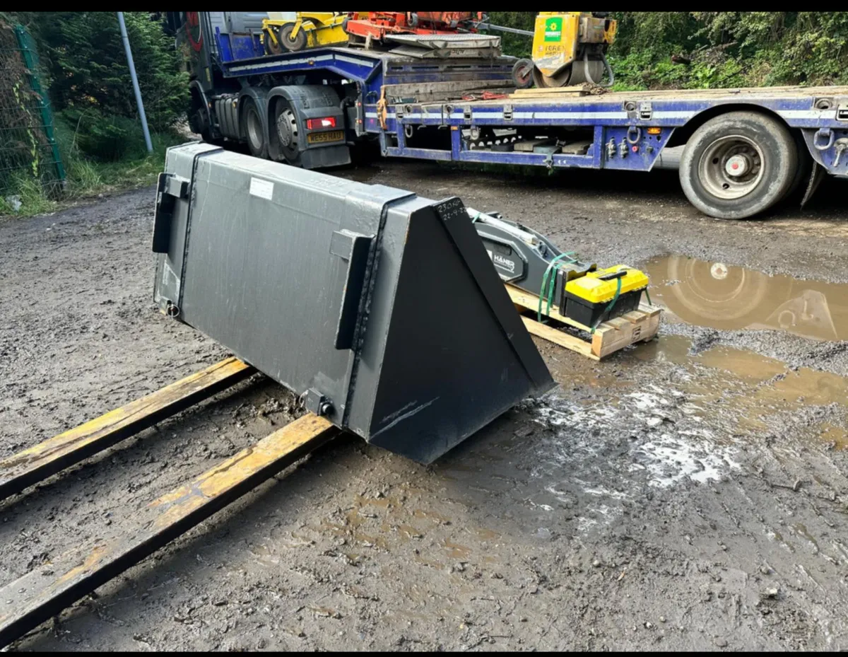 JCB Teletruk bucket - Image 1