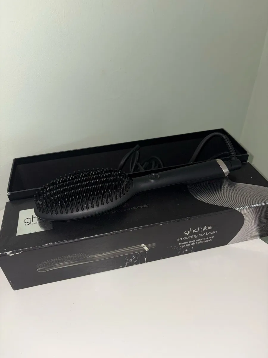 GHD Glide Straightening Brush - Image 2
