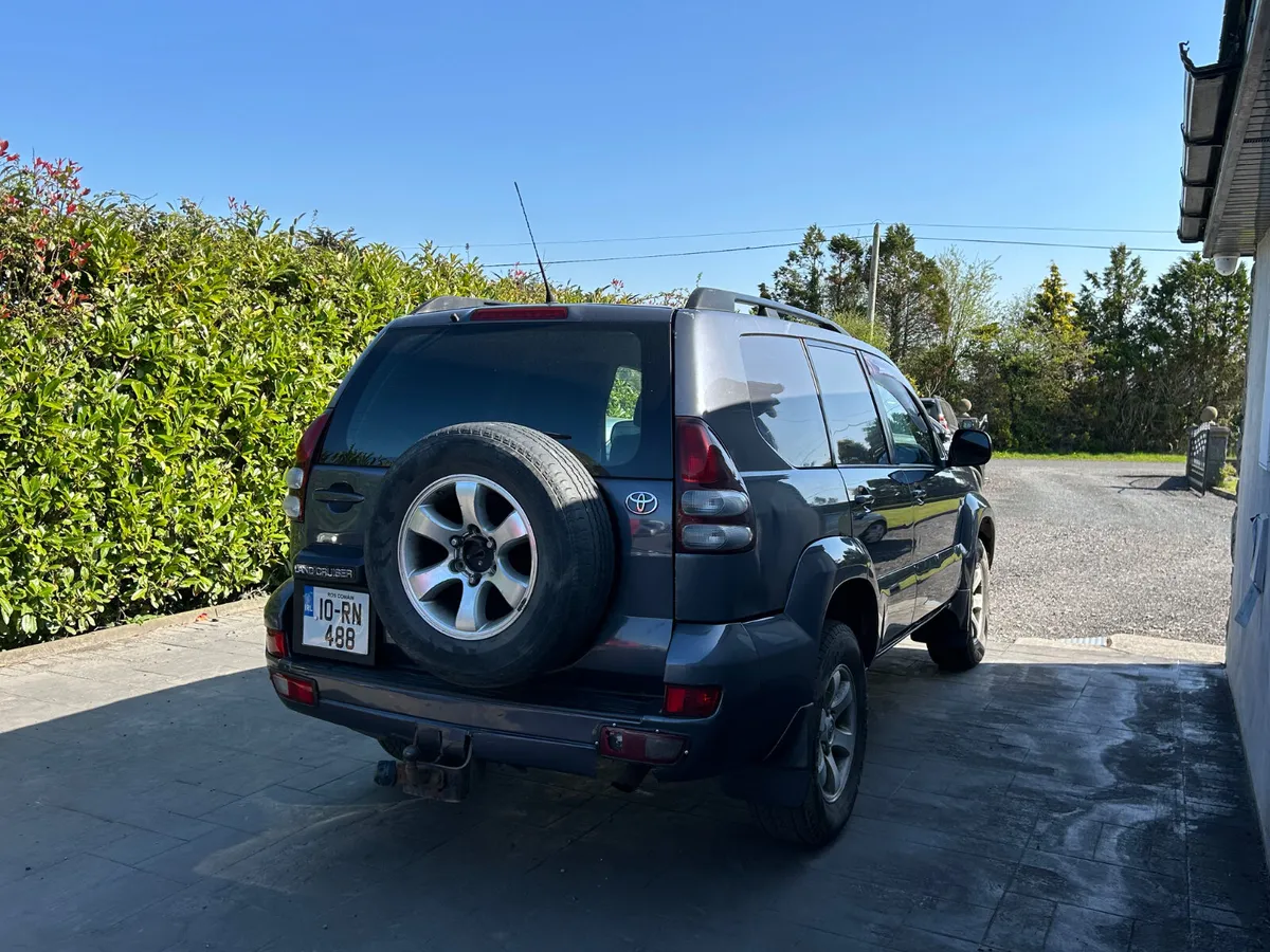 Toyota Land Cruiser 2010 - Image 2