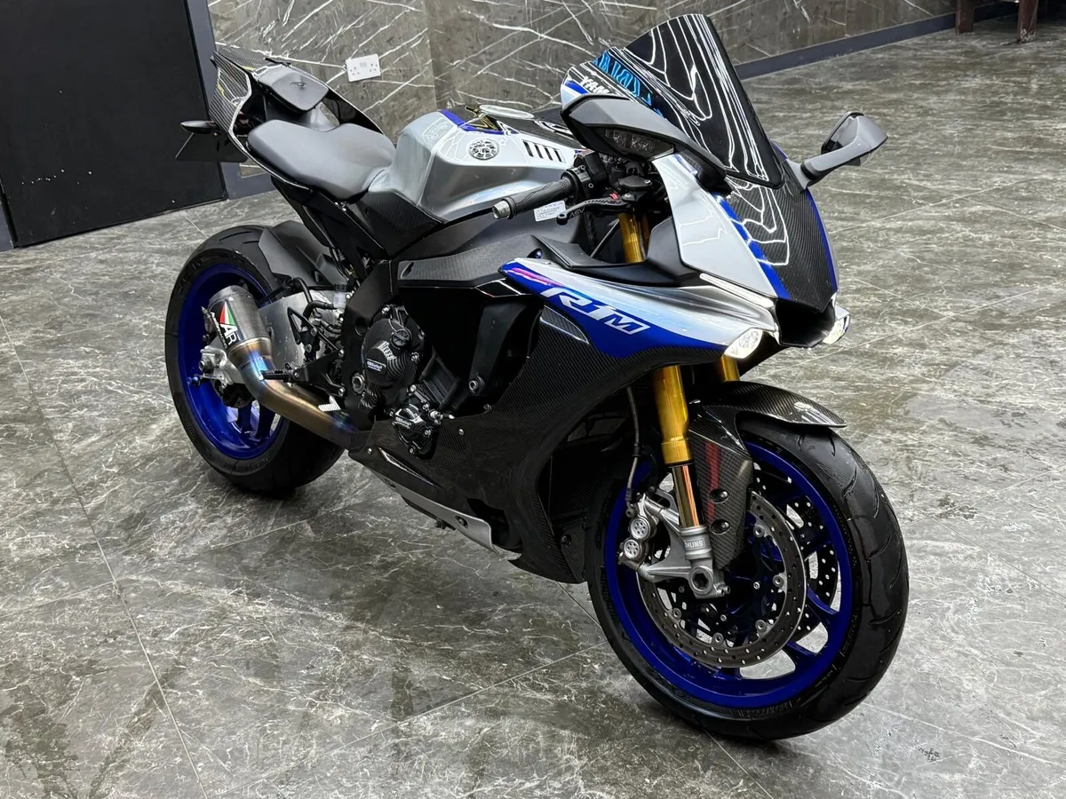 Yamaha YZF-R1M - Image 1