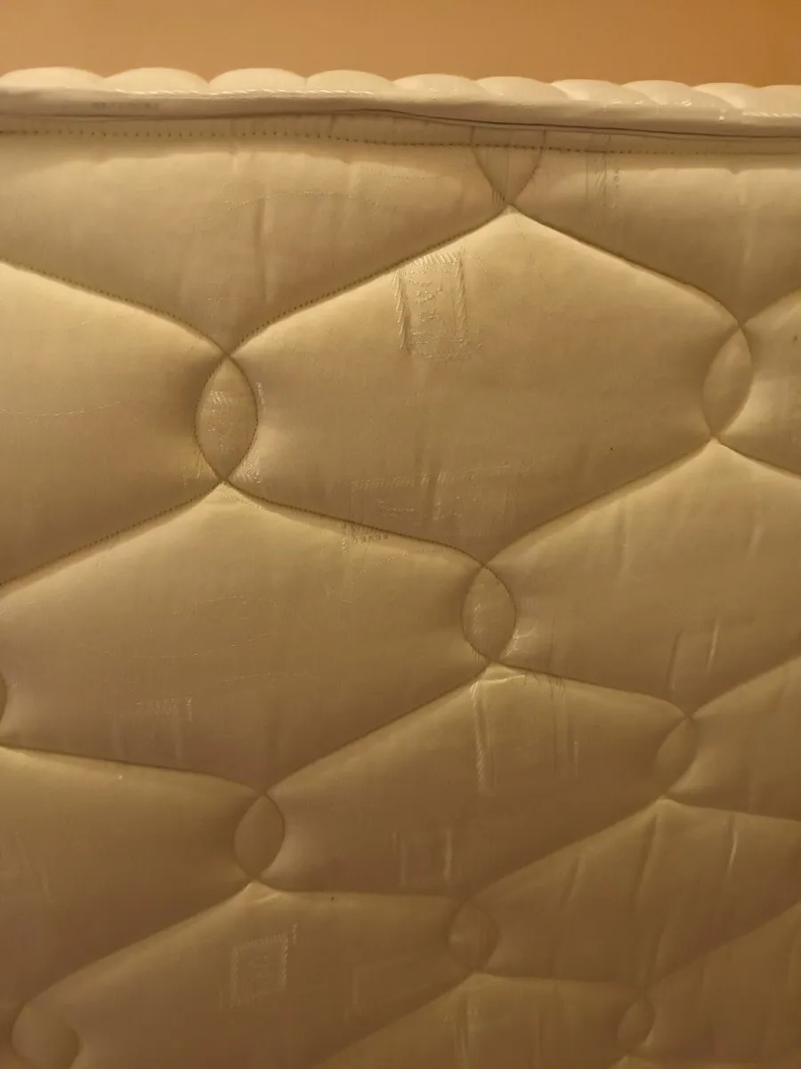 Bed and matress - Image 2
