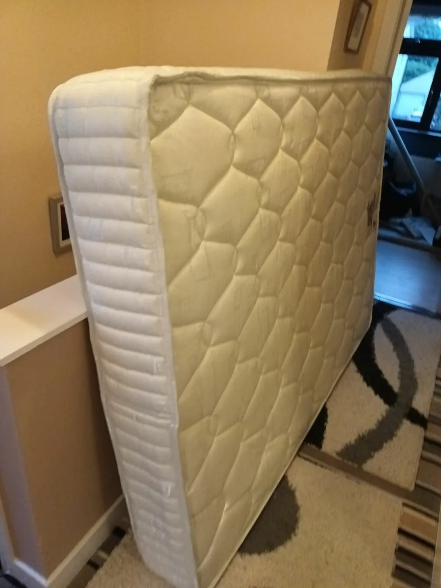 Bed and matress - Image 3