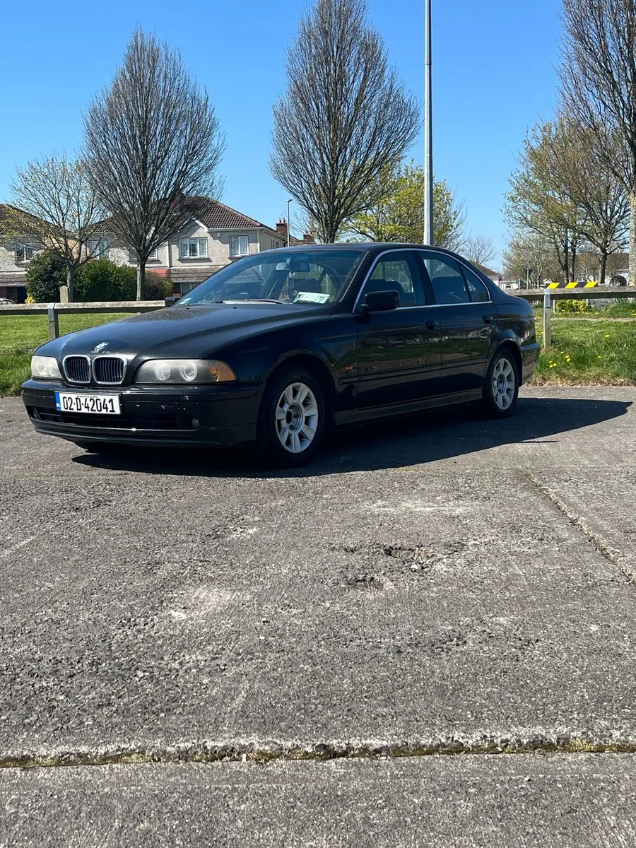 2002 BMW 520i - Image 2