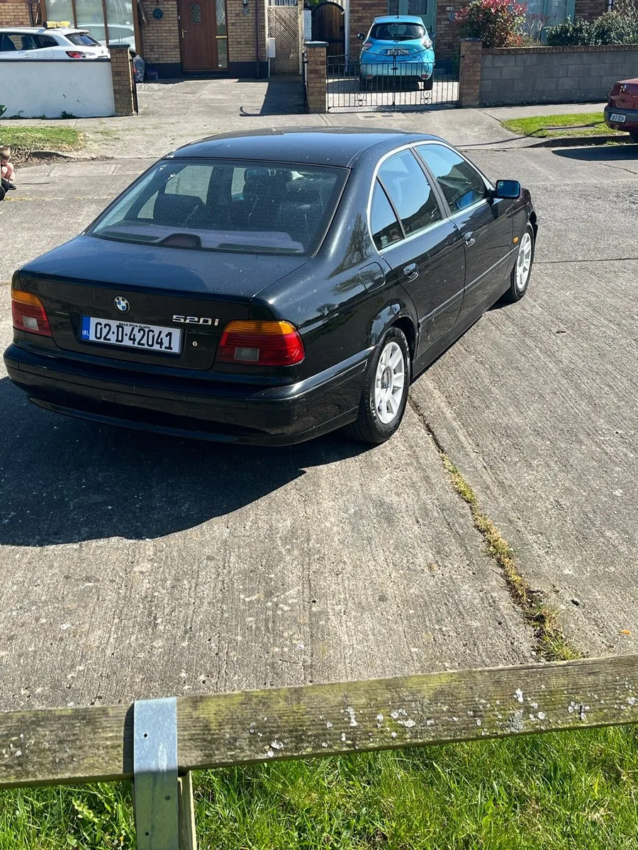 2002 BMW 520i - Image 4