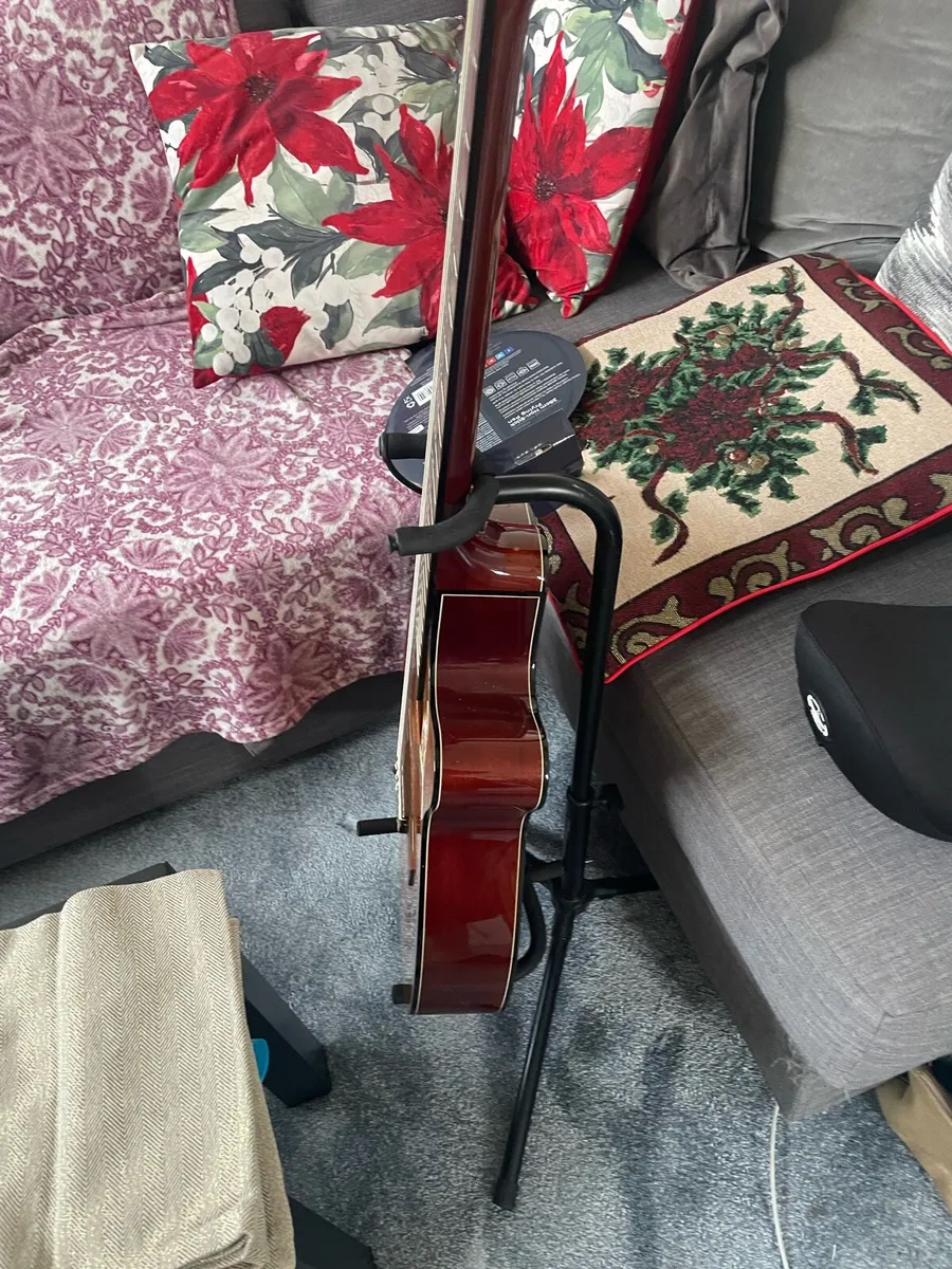 Guitar - Image 4