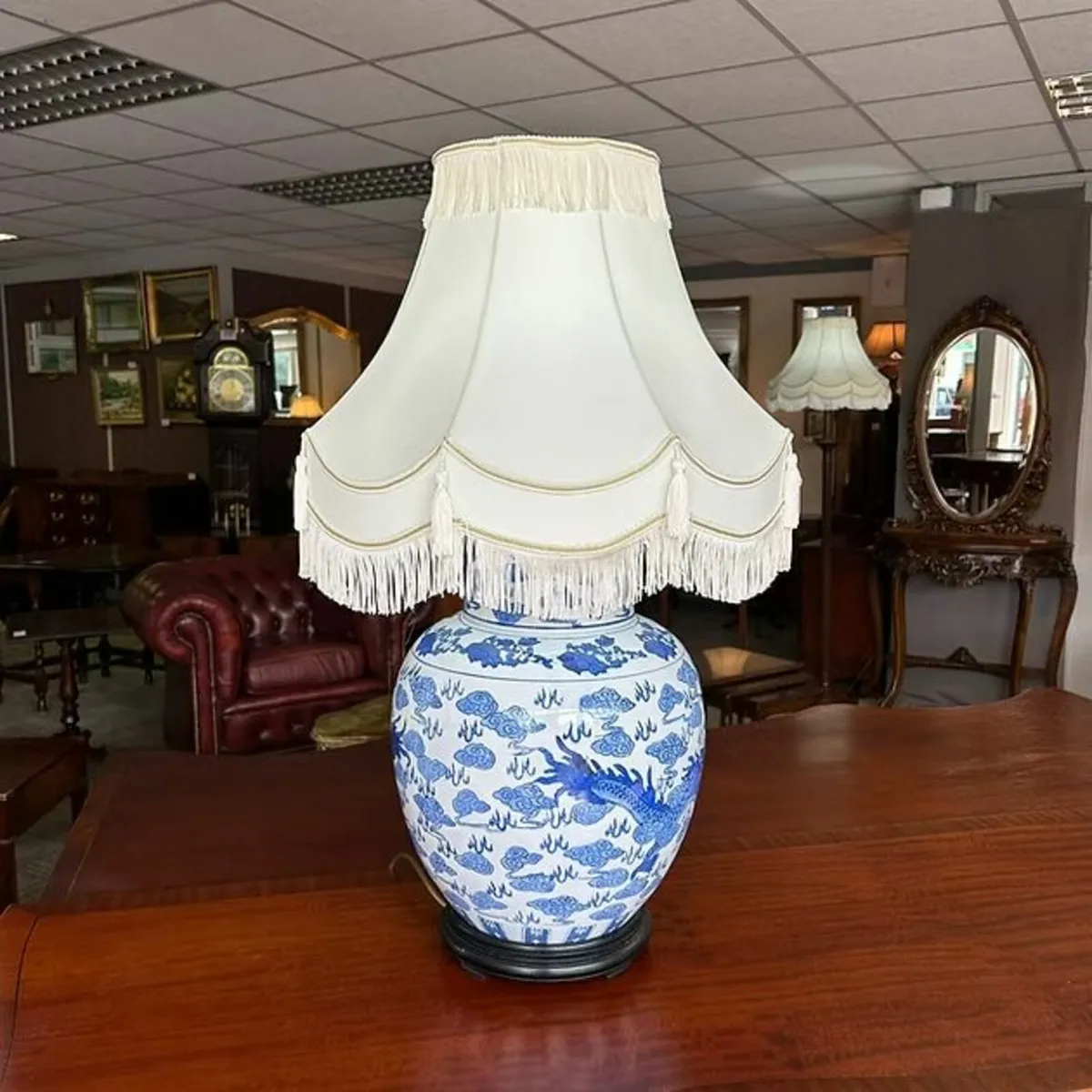 Chinese porcelain lamp ginger jar base & white sha - Image 1